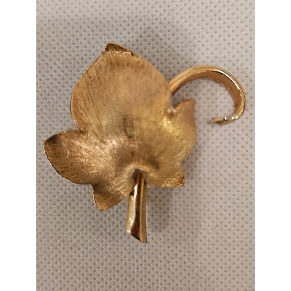 Pastelli Brooch, Vintage Gold Tone Leaf Brushed Metal Scarf‎ Pin VERY NICE
